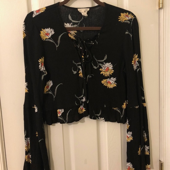 La Hearts Tops - LA Hearts Bell Sleeve Crop Top